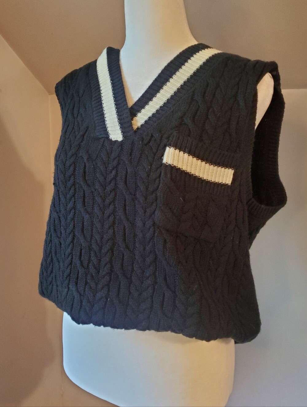 Classic Literature Contrast Sweater Vest